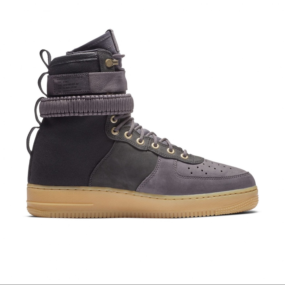 Nike SF Air Force 1 Premium Sneaker - Picture 9 of 12